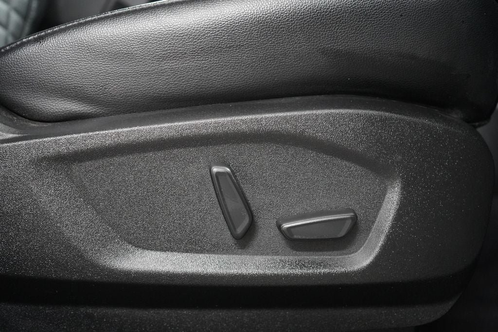 Certified 2023 Ford Edge Titanium AWD/4WD image 23