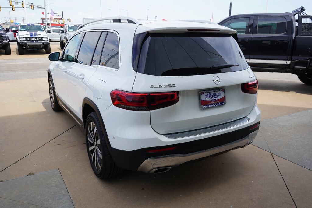 Used 2023 Mercedes-Benz GLB 250 4MATIC image 11