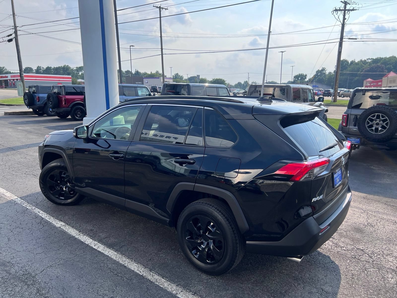 Used 2019 Toyota RAV4 LE w/ All Weather Liner Package AWD/4WD image 14