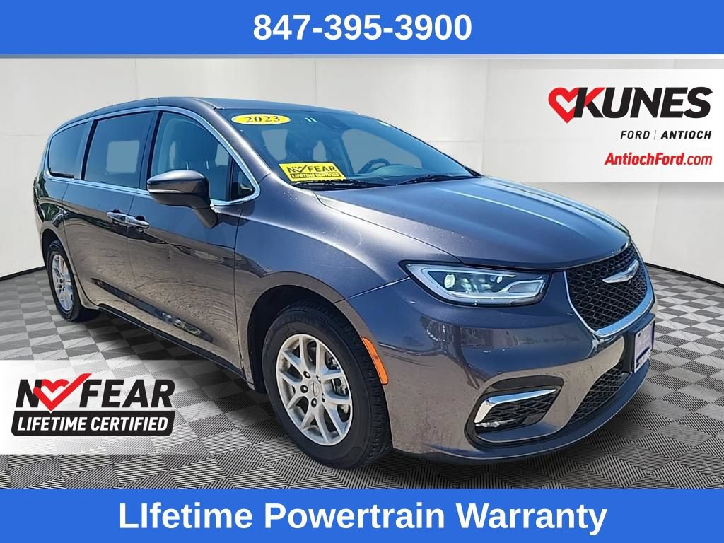 Used 2023 Chrysler Pacifica Touring-L