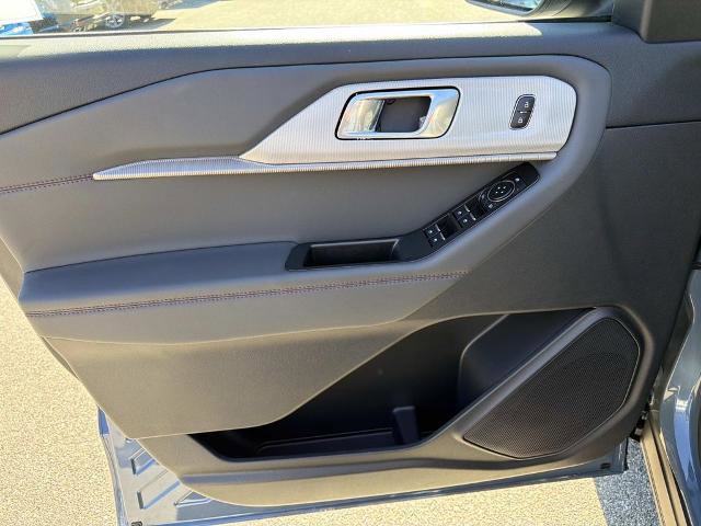 Certified 2025 Ford Explorer Active RWD image 16