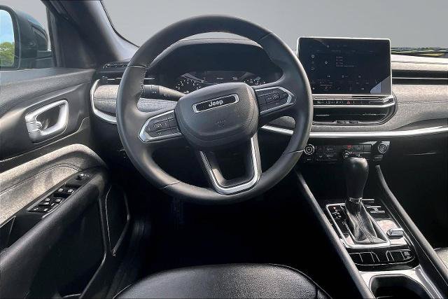 Used 2024 Jeep Compass Latitude AWD/4WD image 5