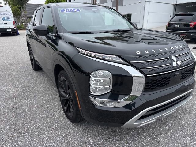 Used 2024 Mitsubishi Outlander SE image 5