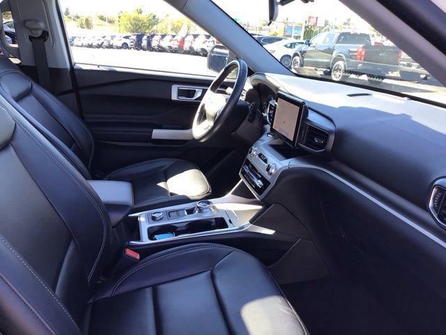 Certified 2022 Ford Explorer XLT w/ Equipment Group 202A AWD/4WD image 11