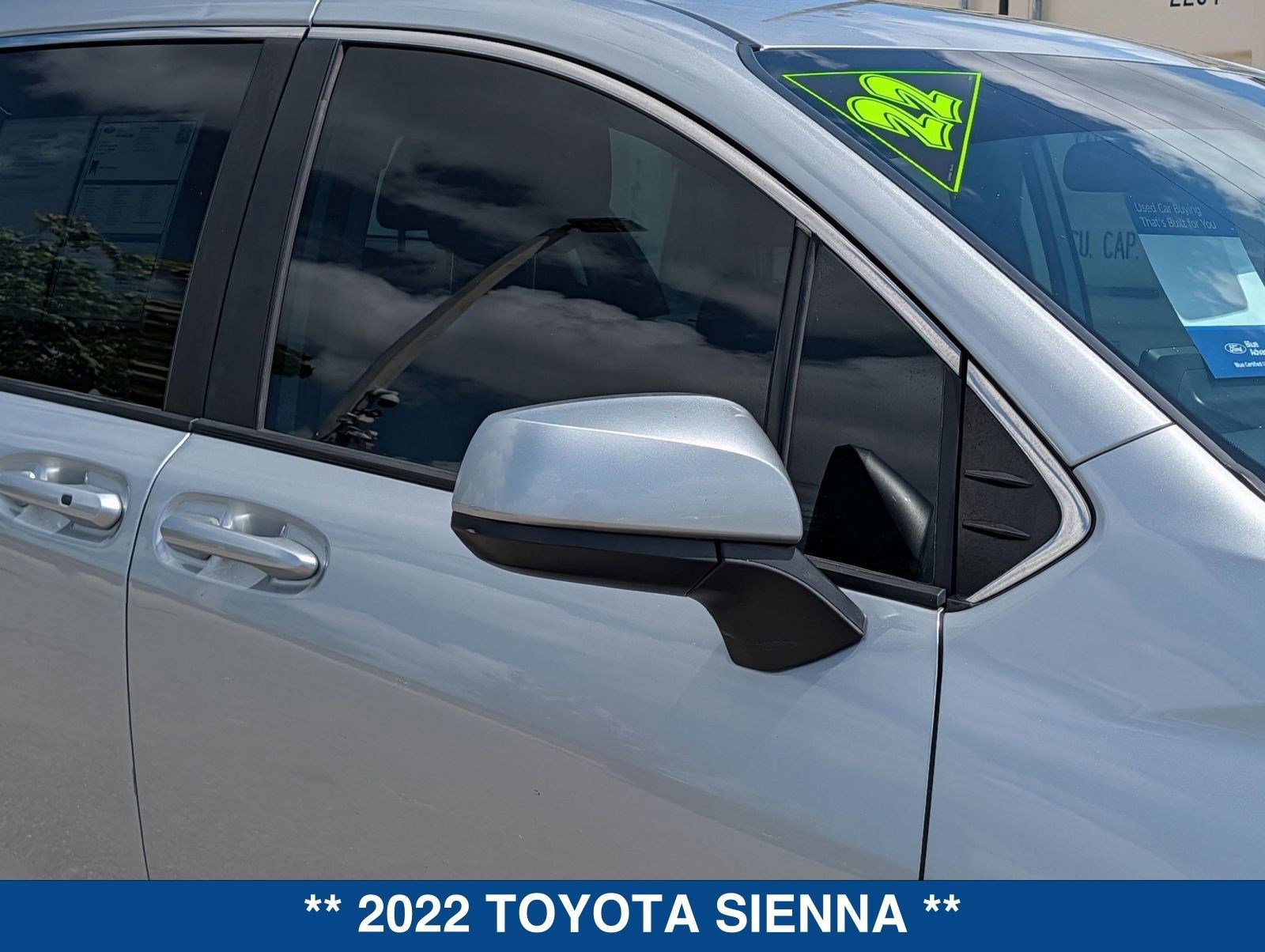 Used 2022 Toyota Sienna LE image 11