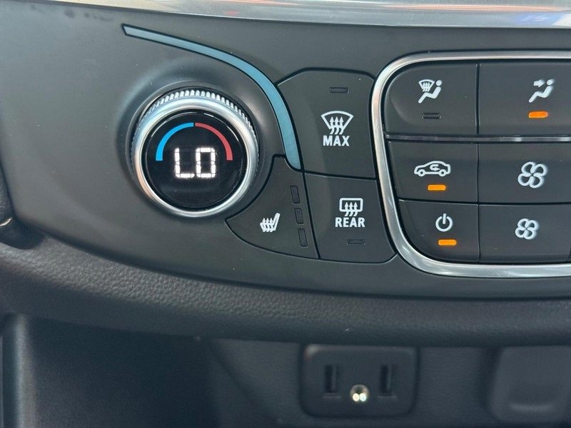 Used 2023 Chevrolet Traverse LT image 20