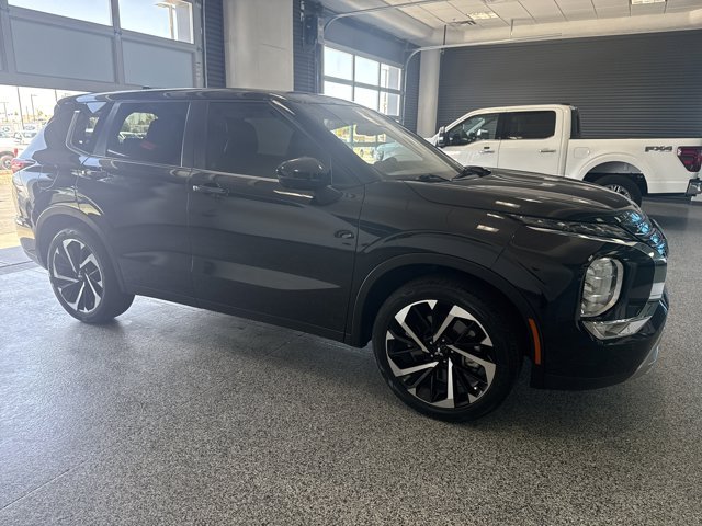 Used 2024 Mitsubishi Outlander FWD image 15