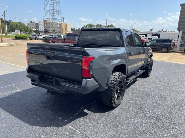 Used 2025 Toyota Tacoma SR5 AWD/4WD image 7