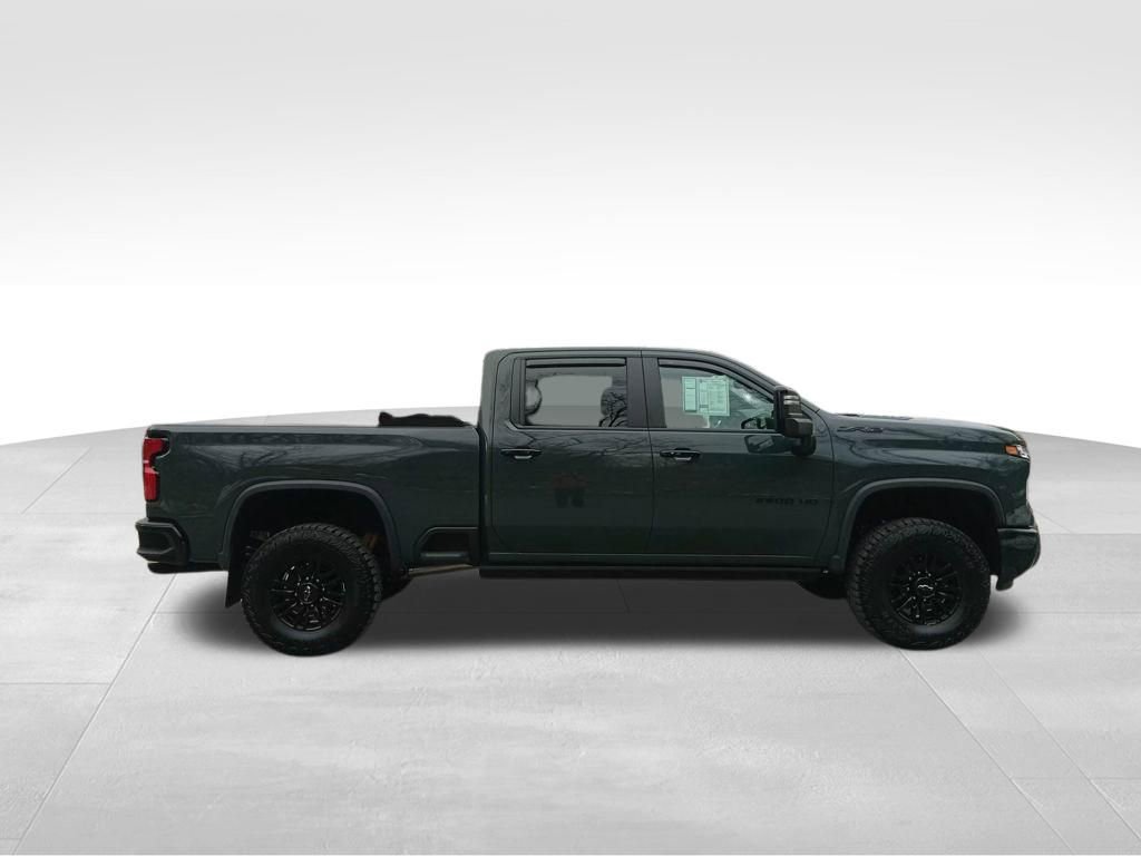 Used 2025 Chevrolet Silverado 2500 ZR2 w/ Technology Package image 8