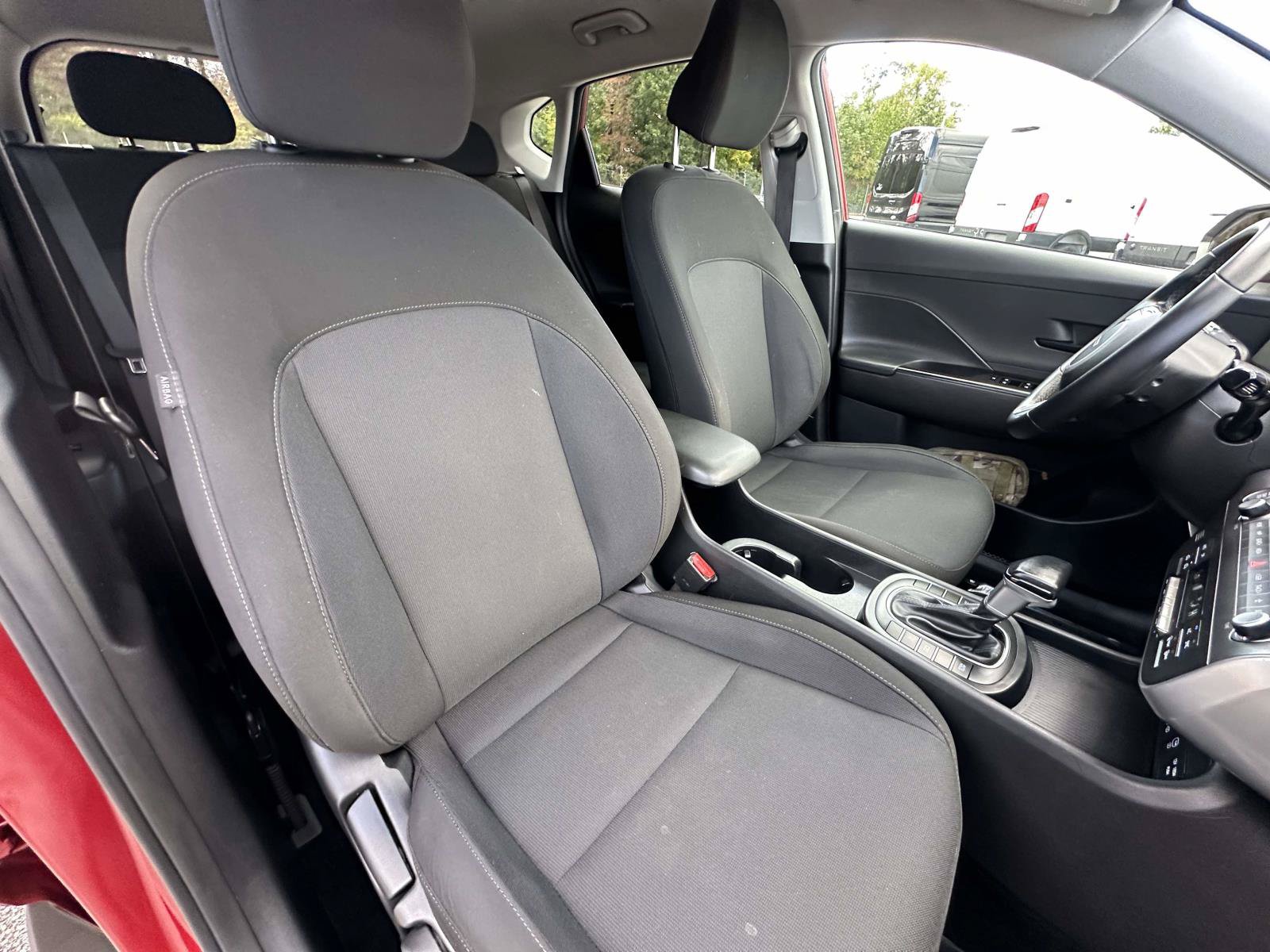 Used 2025 Hyundai Kona SEL AWD/4WD image 26