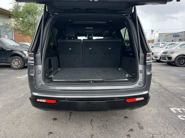 Used 2024 Jeep Grand Wagoneer L Series III AWD/4WD image 15