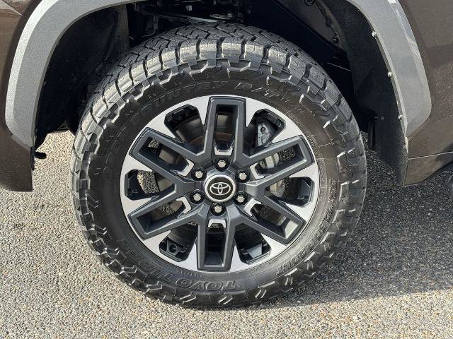 Used 2023 Toyota Tundra Limited w/ Power Package AWD/4WD image 10