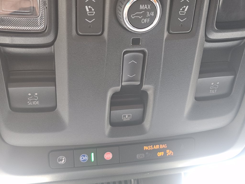 Used 2023 GMC Yukon Denali AWD/4WD image 12