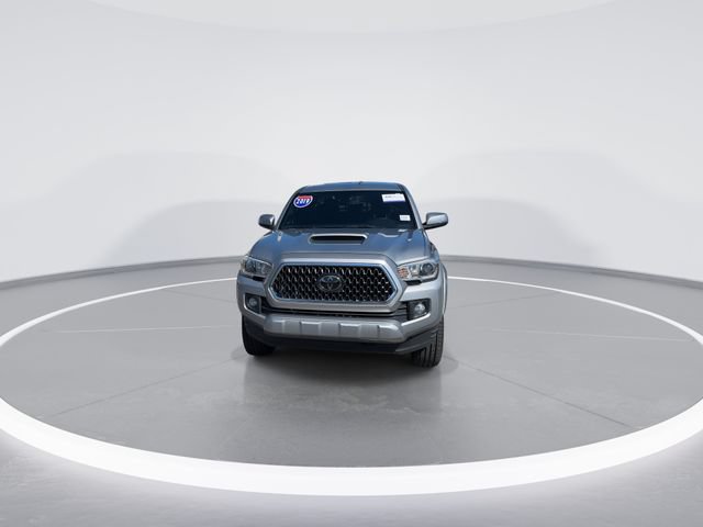 Used 2019 Toyota Tacoma TRD Sport AWD/4WD image 2