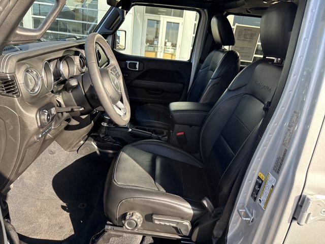 Used 2023 Jeep Wrangler Unlimited Sahara AWD/4WD image 13