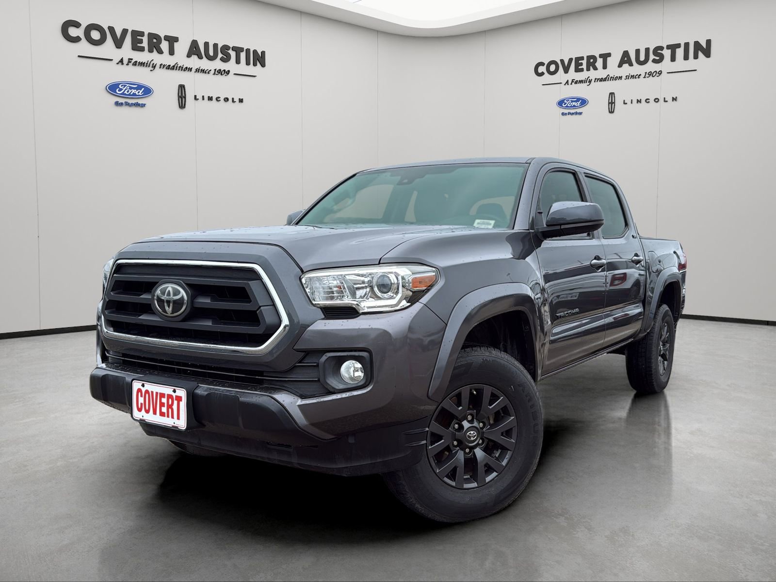 Used 2020 Toyota Tacoma SR5 w/ SR5 Appearance Package (SM) RWD image 1