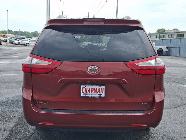 Used 2019 Toyota Sienna LE FWD image 5