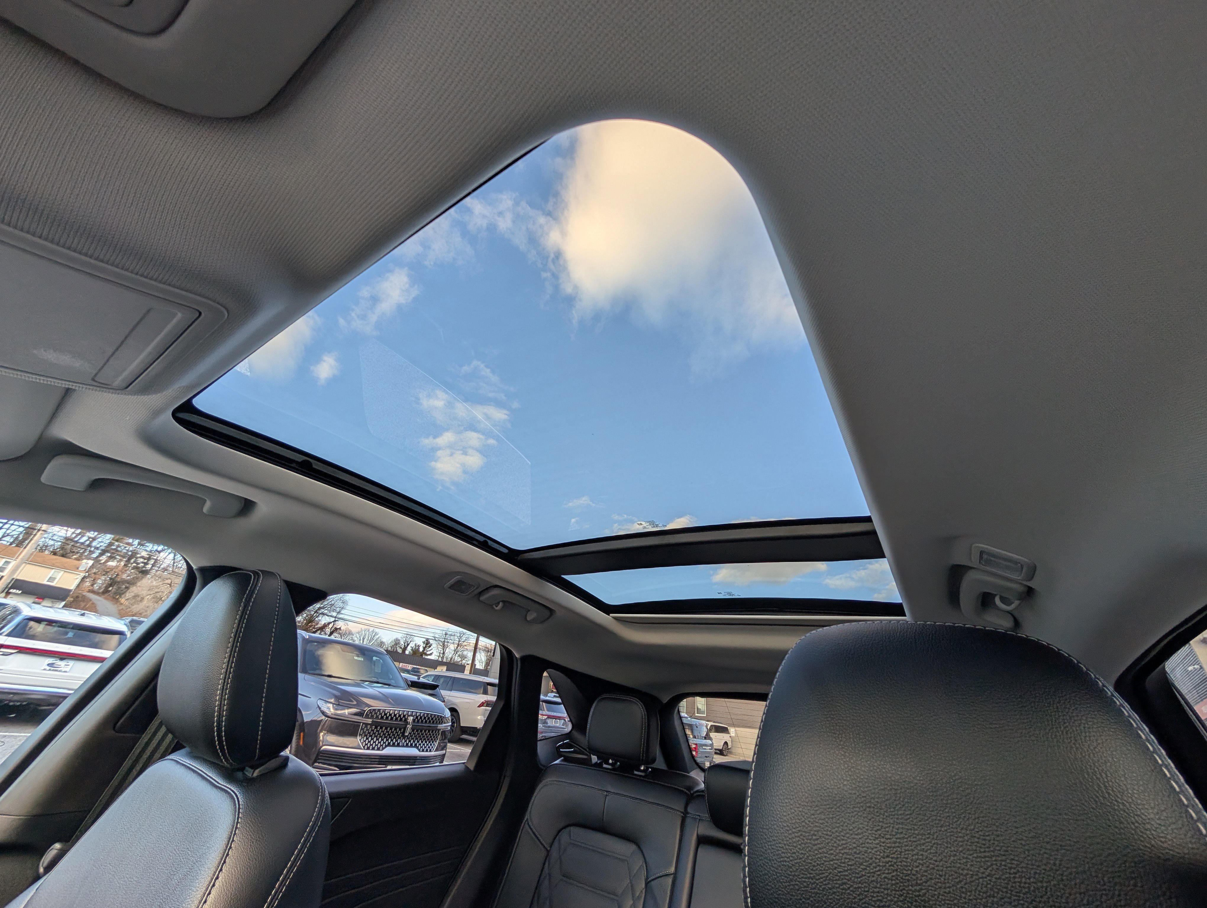 Certified 2023 Ford Escape SE w/ PHEV Premium Package image 33