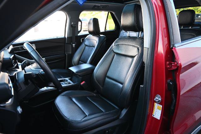 Certified 2020 Ford Explorer XLT w/ Equipment Group 202A AWD/4WD image 23