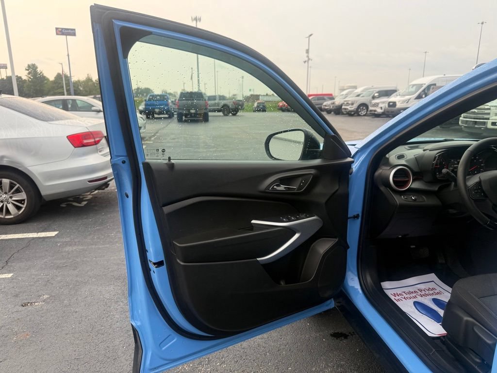 Used 2024 Chevrolet Trax RS FWD image 14