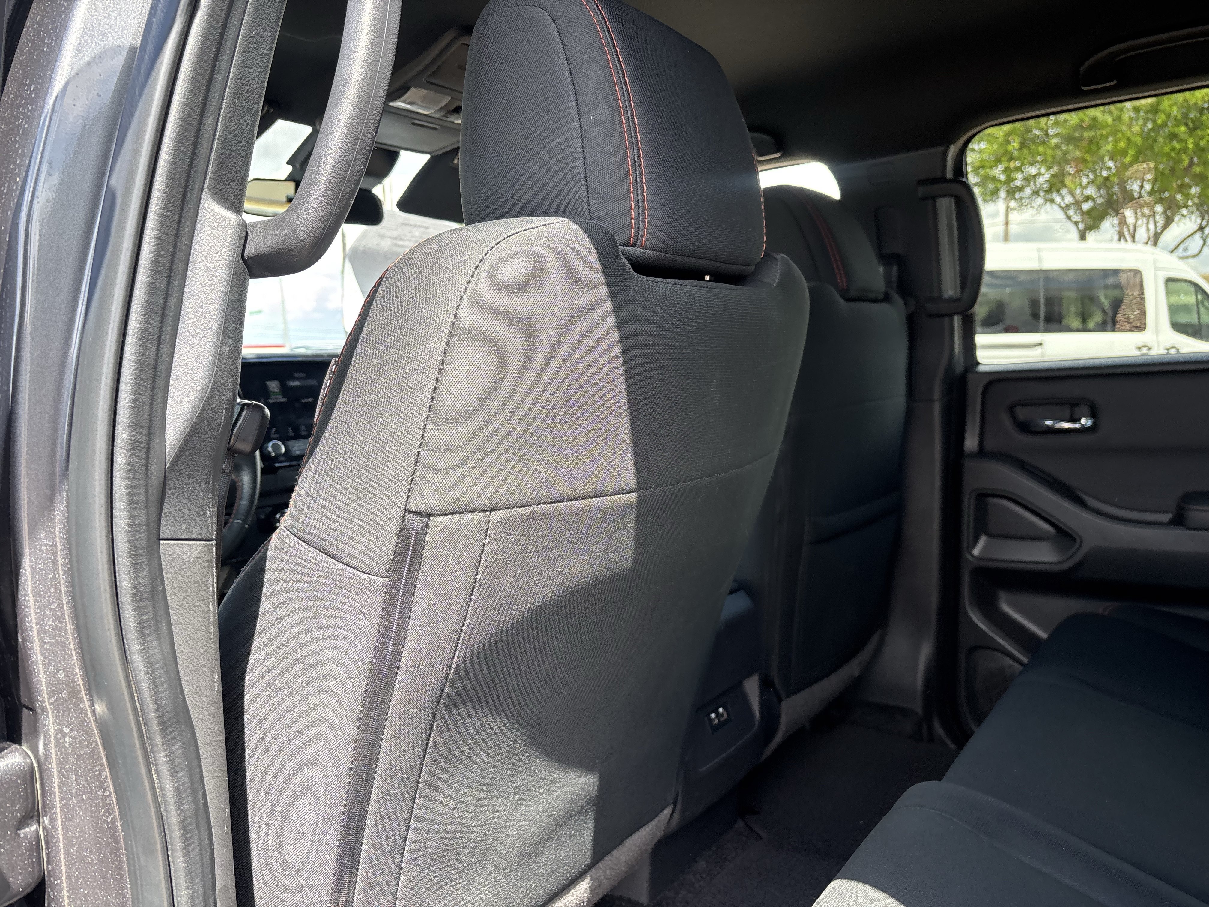Used 2024 Nissan Frontier PRO-4X AWD/4WD image 17