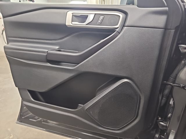 Certified 2020 Ford Explorer XLT w/ Equipment Group 202A AWD/4WD image 27