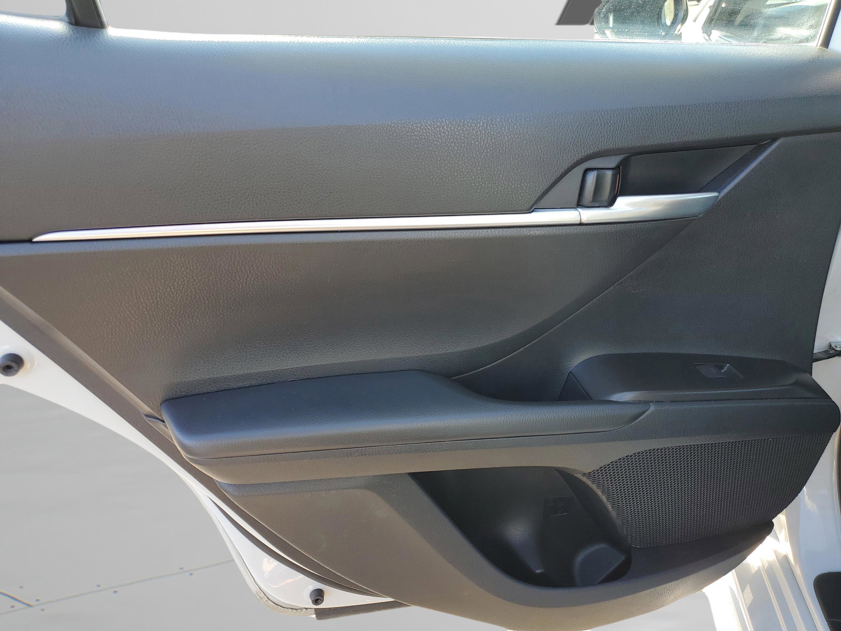 Used 2024 Toyota Camry SE image 14