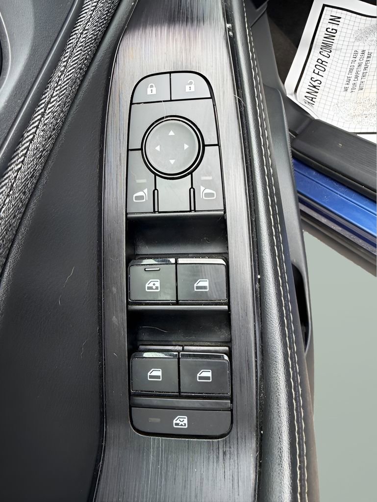 Used 2022 Nissan Rogue SV AWD/4WD image 11