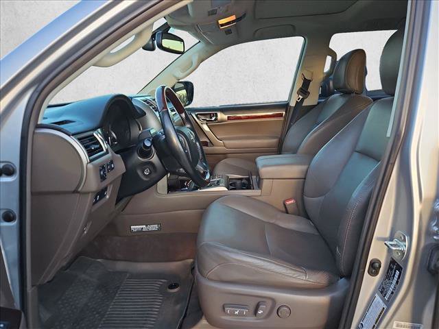 Used 2019 Lexus GX 460 Luxury AWD/4WD image 13