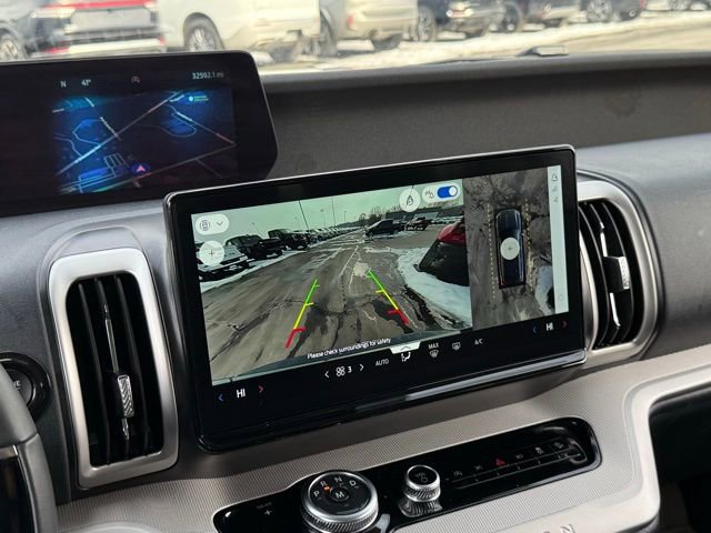 Certified 2025 Ford Expedition Active image 3