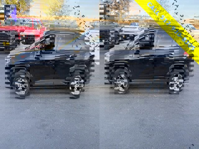 Used 2021 Toyota RAV4 XLE w/ Convenience Package image 6