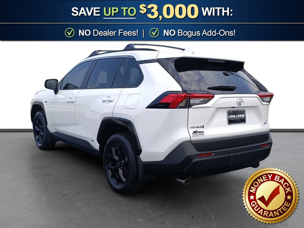Used 2025 Toyota RAV4 LE AWD/4WD image 4
