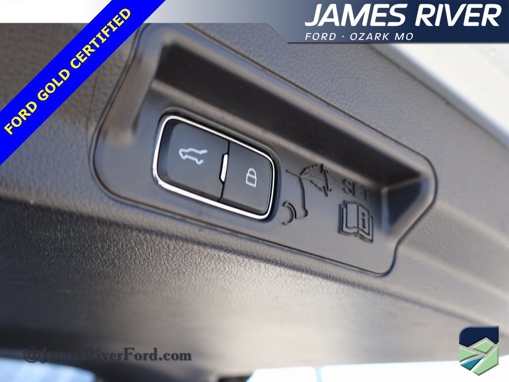 Certified 2022 Ford Explorer XLT image 17