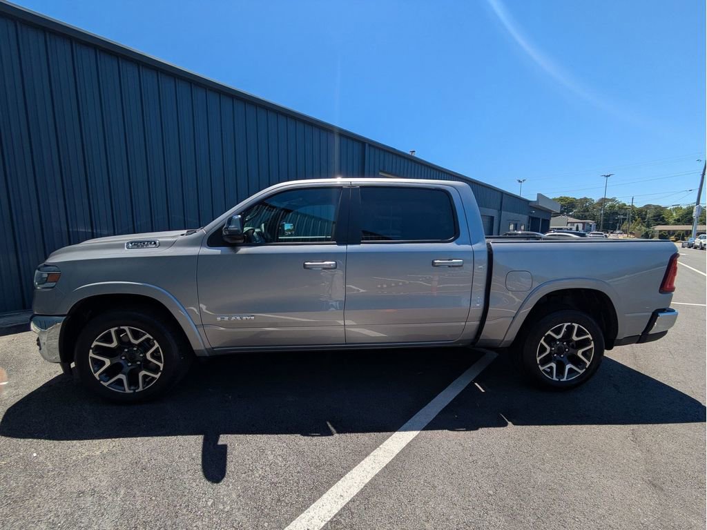Used 2025 RAM 1500 Laramie AWD/4WD image 11