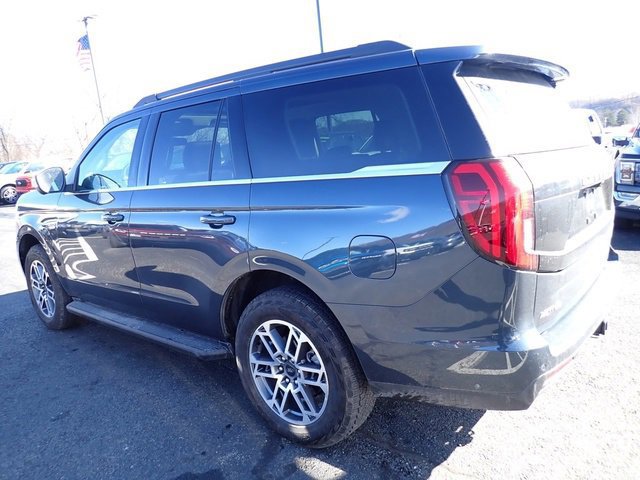 Certified 2025 Ford Expedition Active image 5