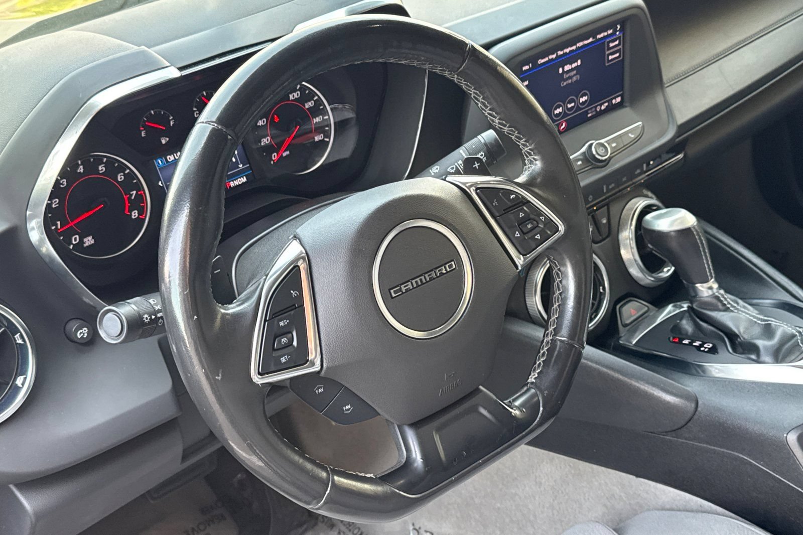 Used 2023 Chevrolet Camaro LT RWD image 18