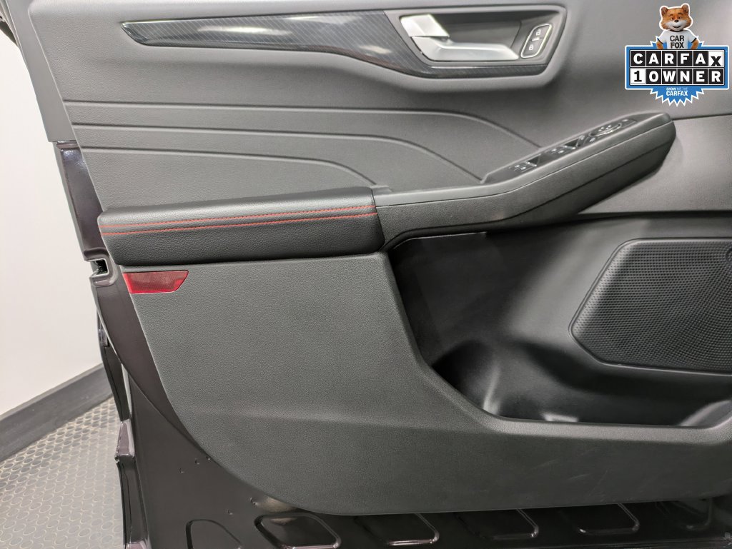 Certified 2023 Ford Escape ST-Line w/ Tech Pack #1 AWD/4WD image 9