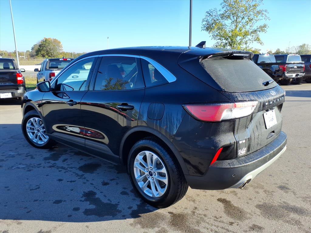 Certified 2020 Ford Escape SE image 3