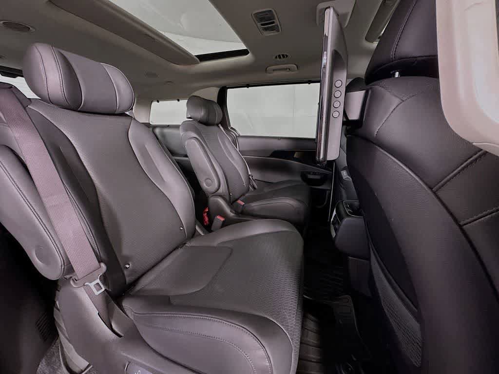 Used 2025 Kia Carnival SX Prestige FWD image 35