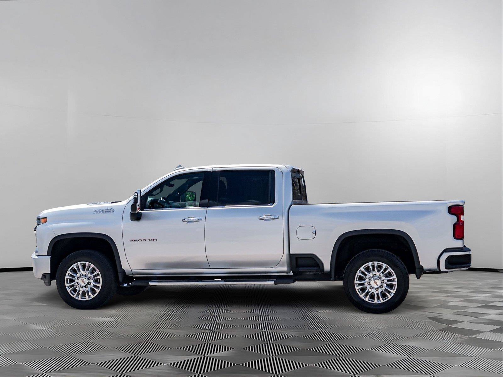 Used 2022 Chevrolet Silverado 2500 High Country w/ Technology Package AWD/4WD image 6