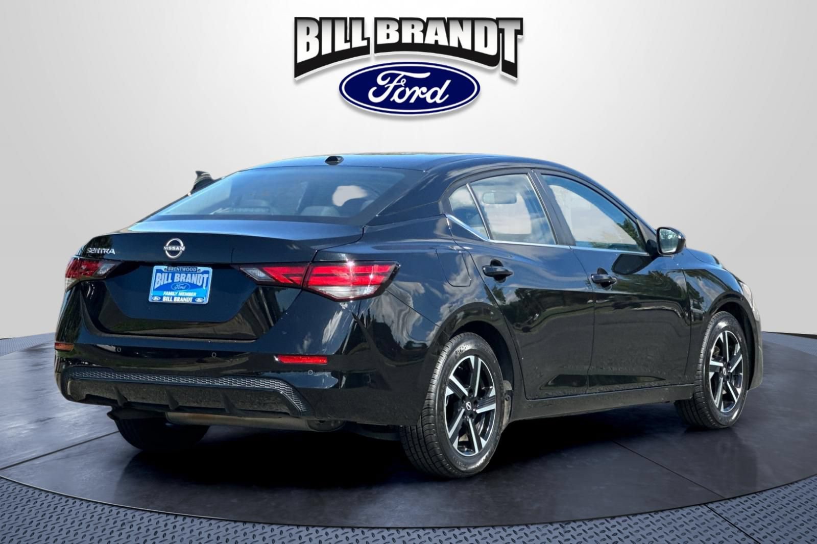 Used 2025 Nissan Sentra SV FWD image 3