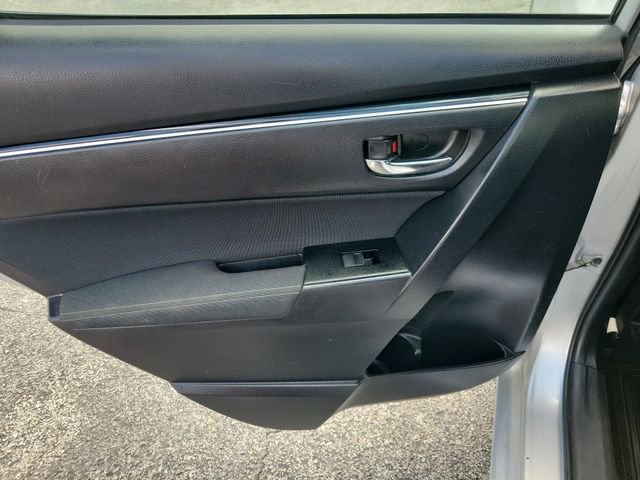 Used 2017 Toyota Corolla LE w/ LE Premium Package image 12