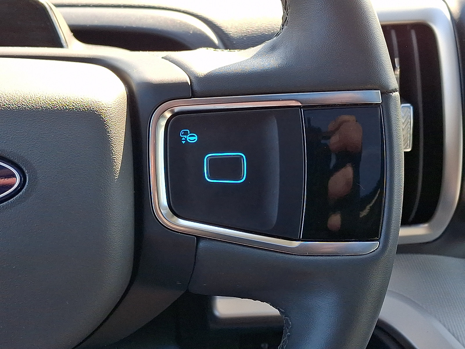 Certified 2025 Ford Expedition Active AWD/4WD image 25