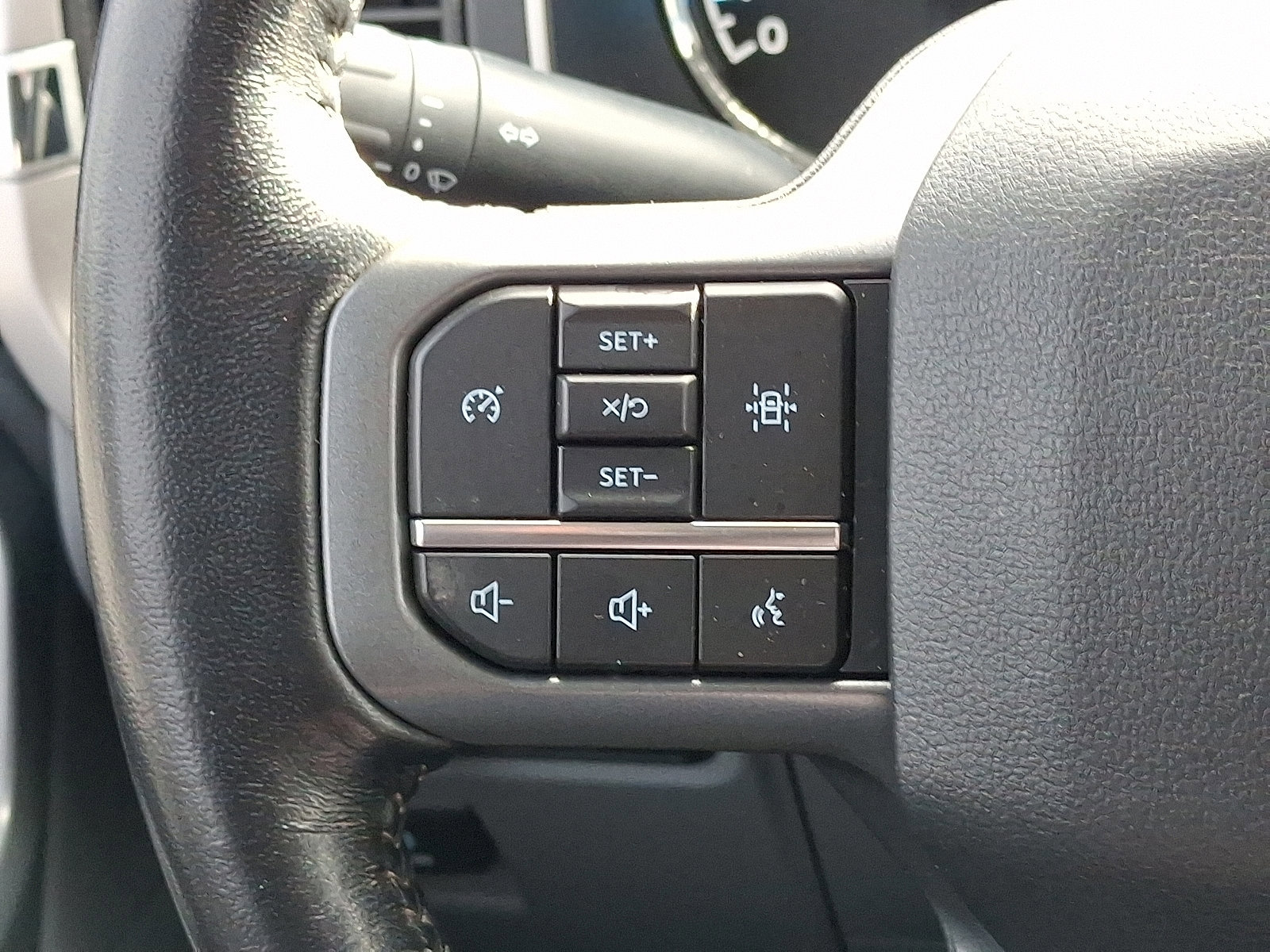 Certified 2022 Ford F150 XLT w/ Equipment Group 302A High image 23