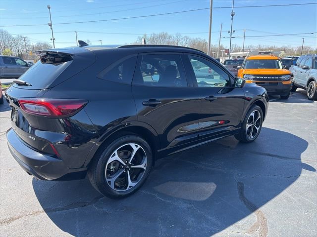 Certified 2023 Ford Escape ST-Line Select w/ Tech Pack #2 image 7