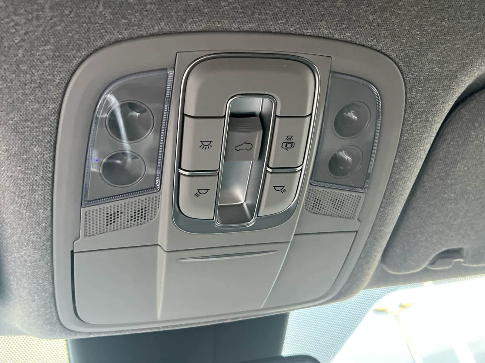 Used 2019 Hyundai Santa Fe Limited w/ Cargo Package image 36