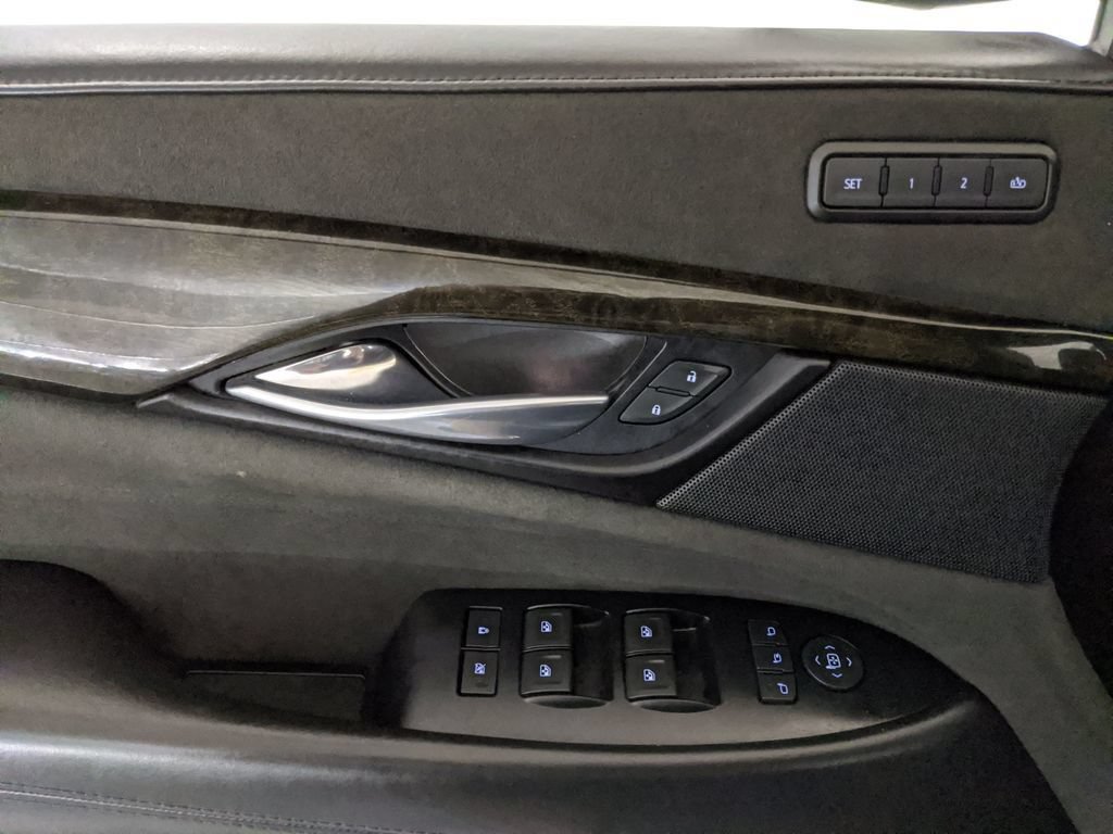 Used 2019 Cadillac Escalade ESV Platinum AWD/4WD image 13