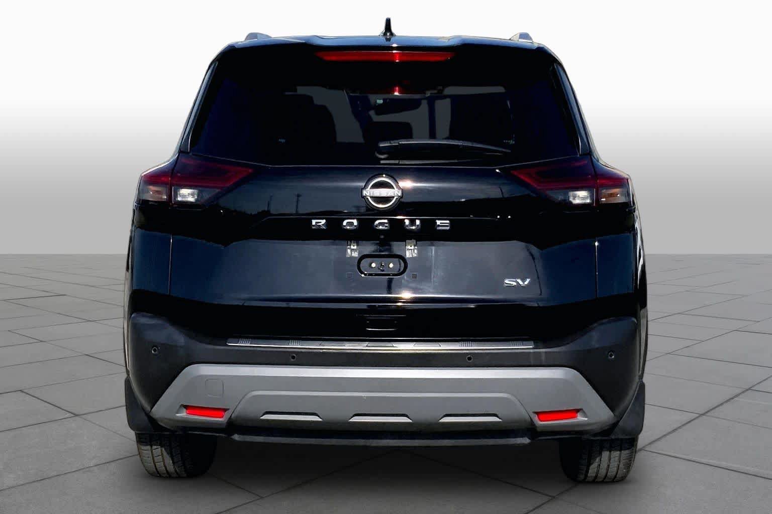 Used 2022 Nissan Rogue SV w/ SV Premium Package FWD image 5