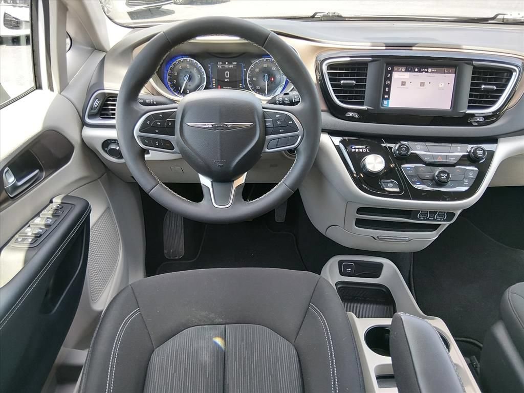 Used 2024 Chrysler Voyager LX FWD image 11