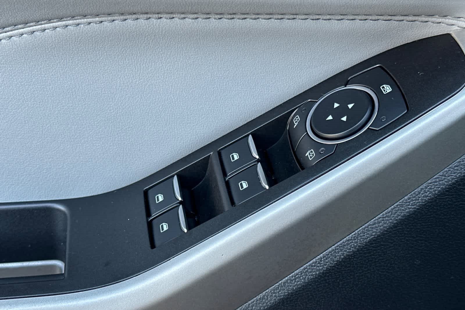 Certified 2022 Ford Explorer XLT w/ Equipment Group 202A image 14